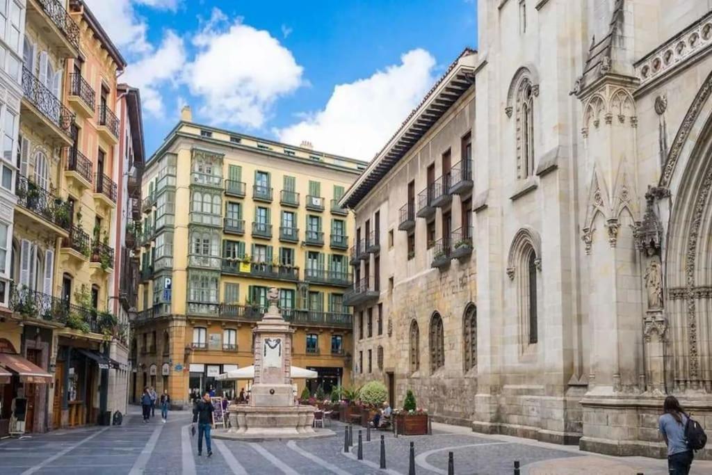 Calida Estancia Descubre La Ciudad 빌바오 외부 사진